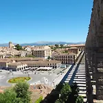 Ele Acueducto Hotell Segovia