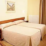 Hotell Ele Acueducto 3*
