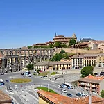 Hotell Ele Acueducto 3*