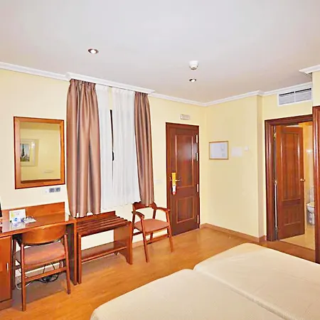 Hotel Ele Acueducto 3*