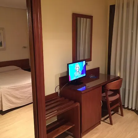 Ele Acueducto Готель 3*