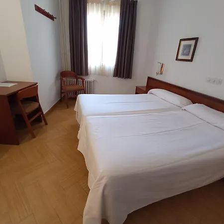Ele Acueducto 3* Сеговія