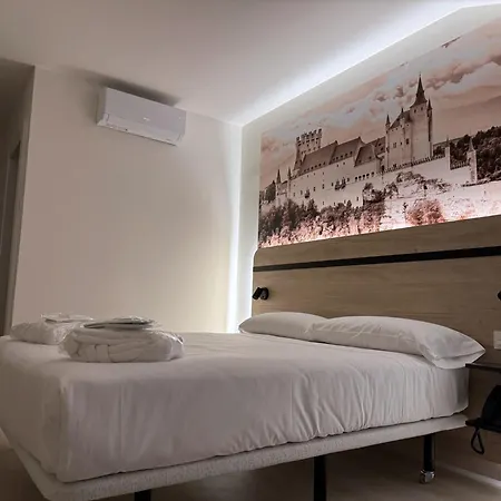 Ele Acueducto Hotell 3*