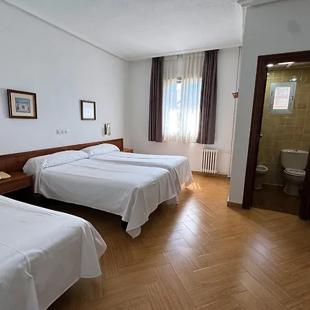 Готель Ele Acueducto 3*