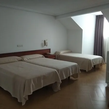 Ele Acueducto Готель 3*