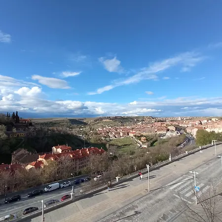 Ele Acueducto Готель Сеговія