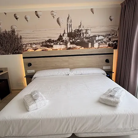 Ele Acueducto Hotel Segóvia