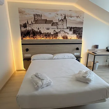 Ele Acueducto Hotel Segóvia