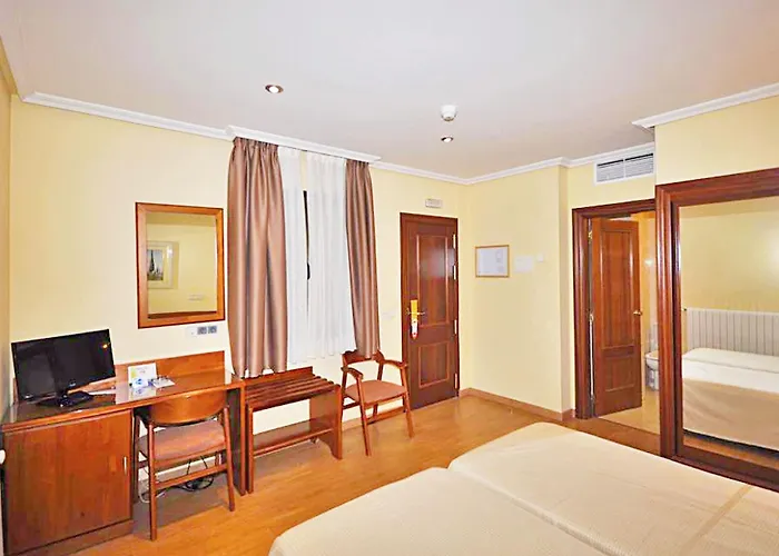 Hotel Ele Acueducto 3*